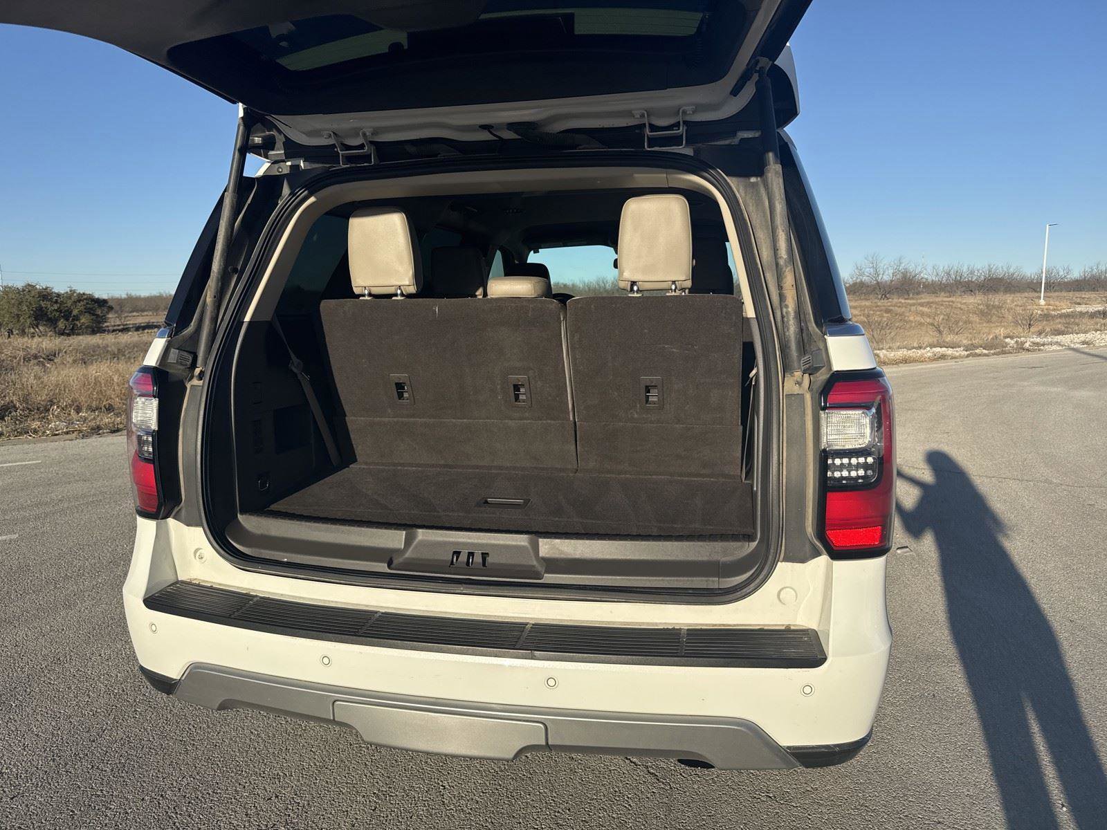 Used 2021 Ford Expedition Limited image 11