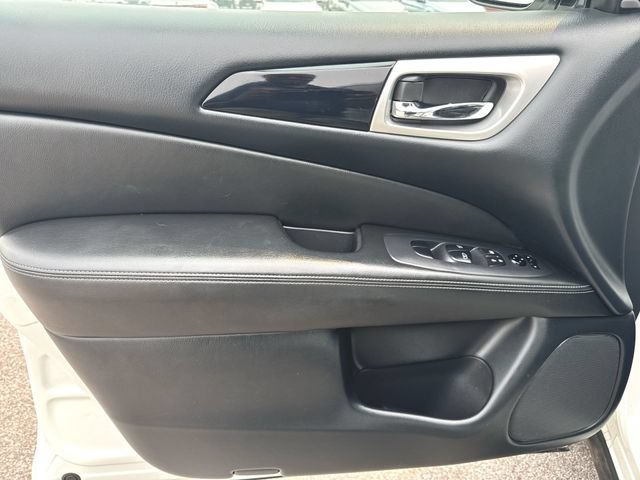 Used 2019 Nissan Pathfinder SV AWD/4WD image 21