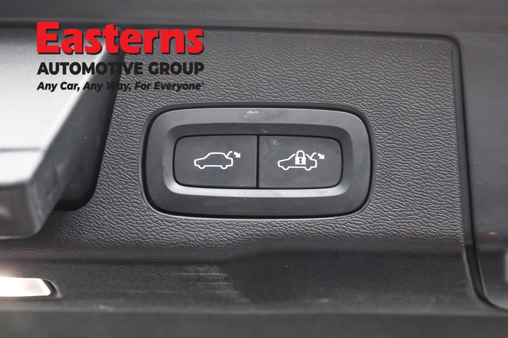 Used 2022 Volvo XC60 B6 Inscription w/ Advanced Package image 22