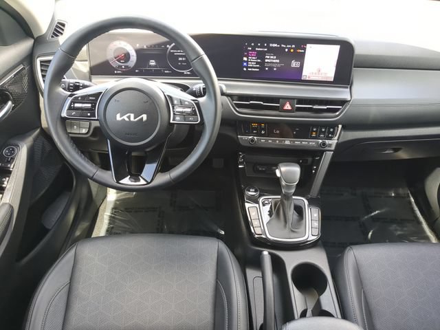 Used 2024 Kia Seltos EX FWD image 15