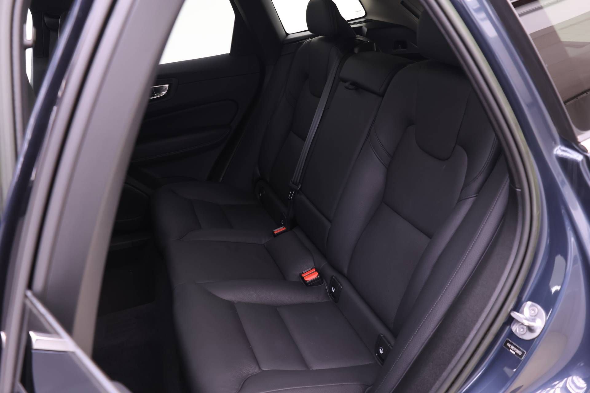 Certified 2023 Volvo XC60 B5 Plus image 13