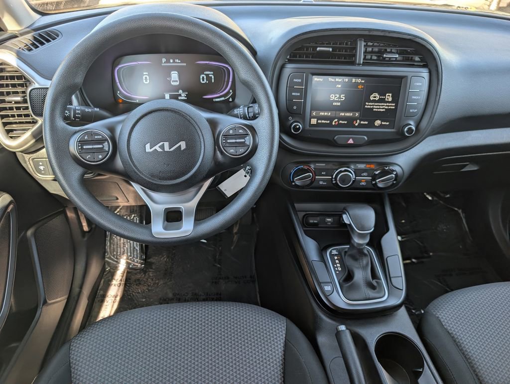 Certified 2025 Kia Soul LX image 19