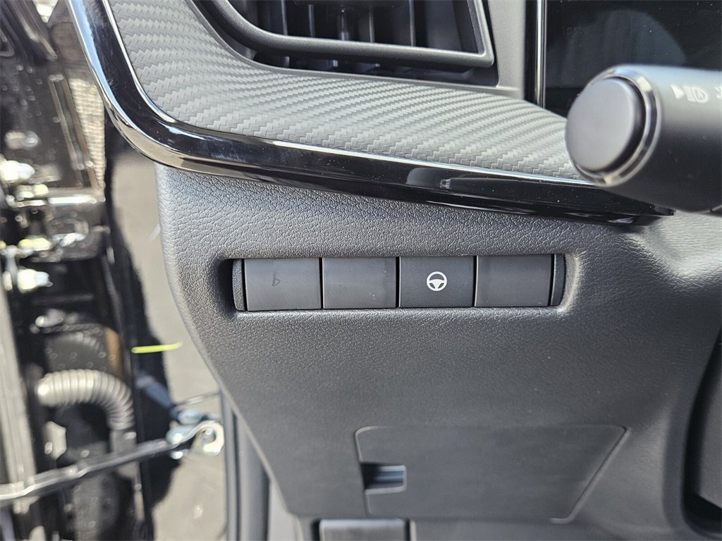 New 2026 Nissan Kicks SR w/ Cold Weather Package image 28