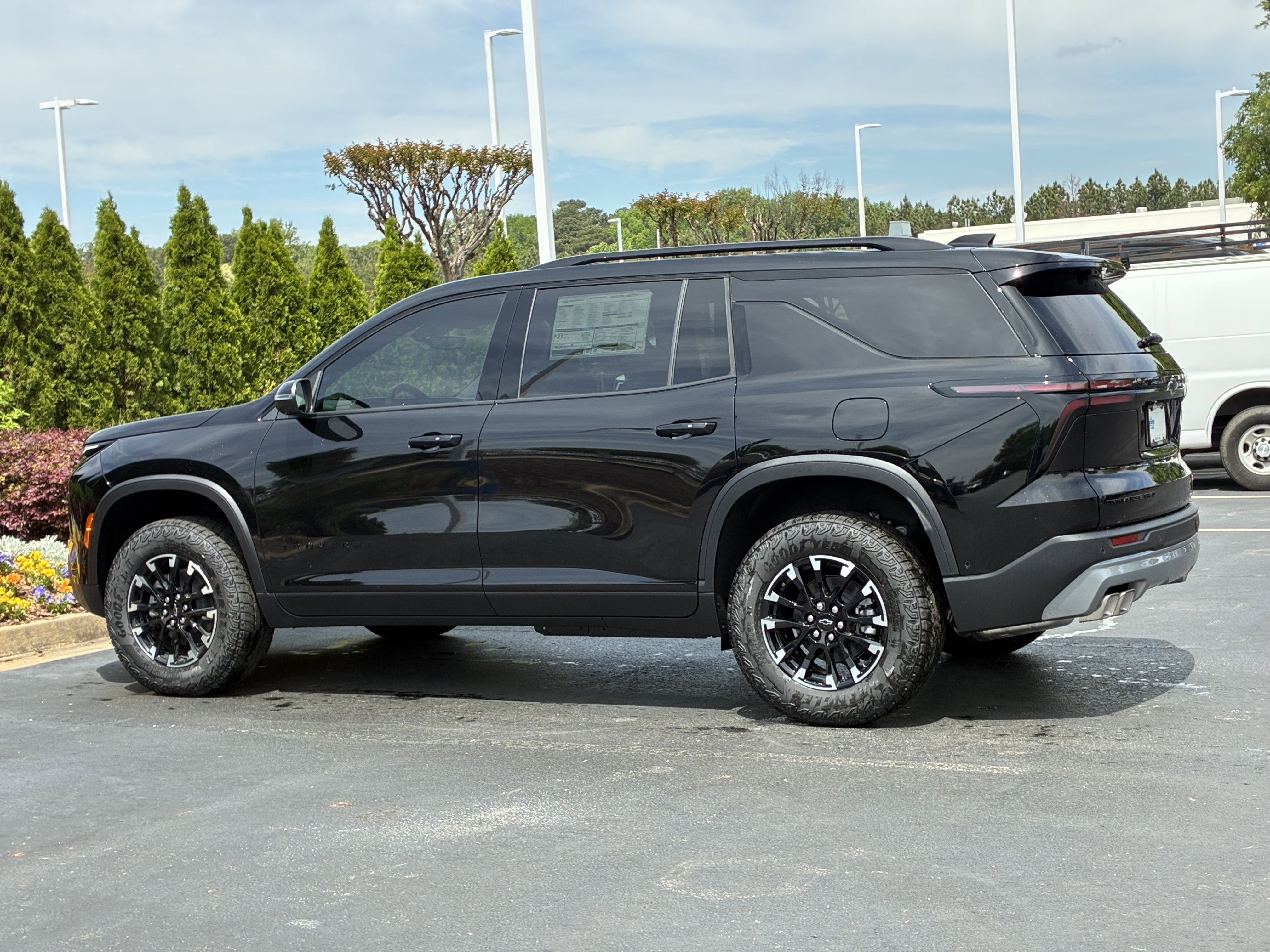 New 2026 Chevrolet Traverse Z71 w/ Enhanced Driving Package AWD/4WD image 9