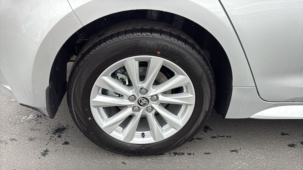 New 2026 Toyota Corolla SE image 9