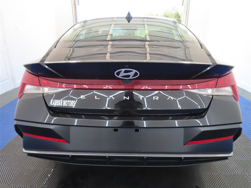Used 2024 Hyundai Elantra SEL w/ Convenience Package FWD image 11