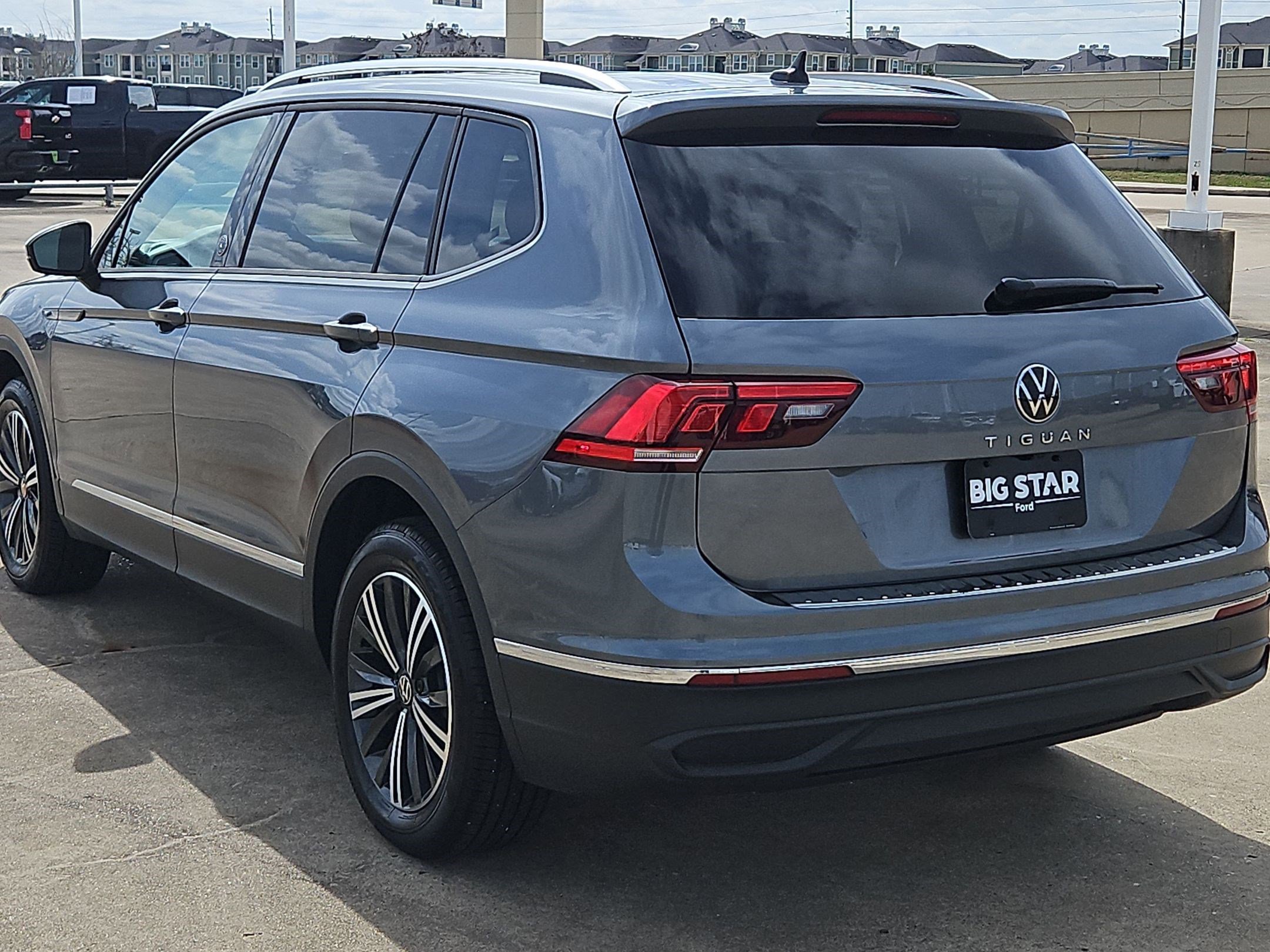 Used 2024 Volkswagen Tiguan Wolfsburg Edition image 6