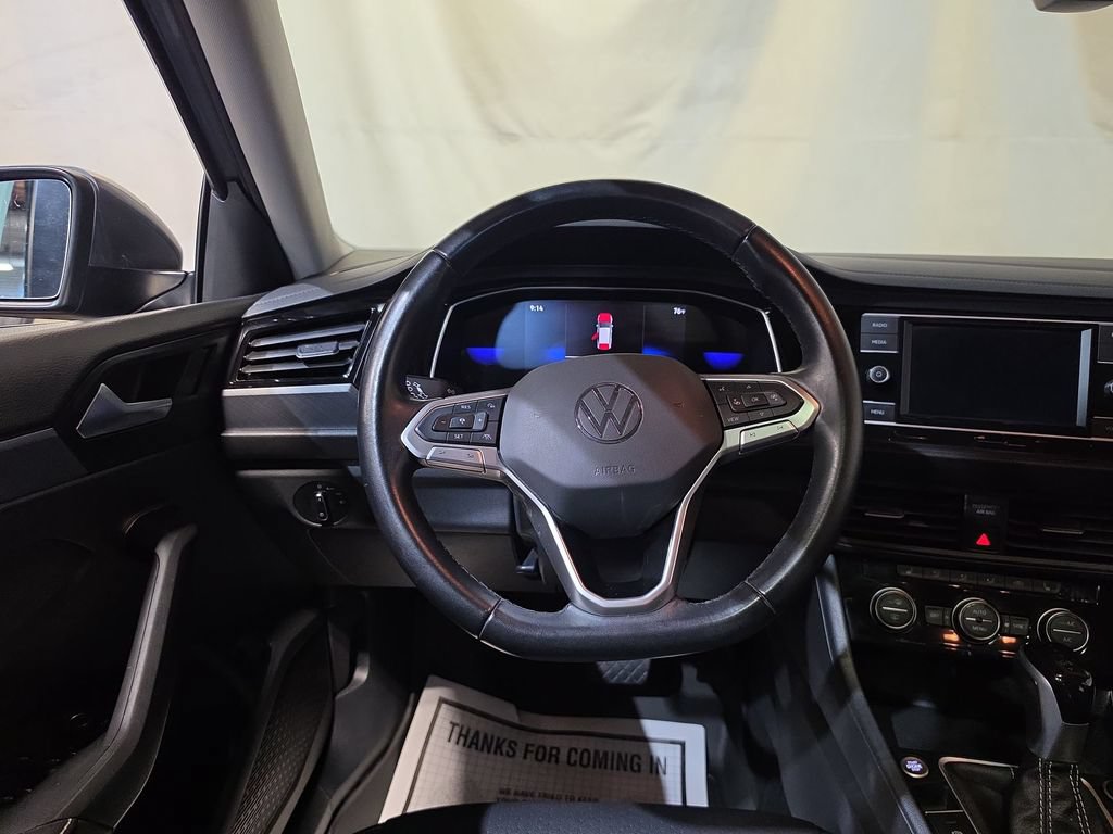 Used 2024 Volkswagen Jetta SE FWD image 11