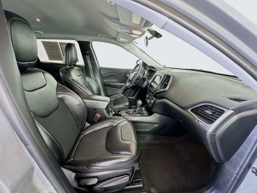 Used 2019 Jeep Cherokee Latitude Plus w/ Cold Weather Group image 26