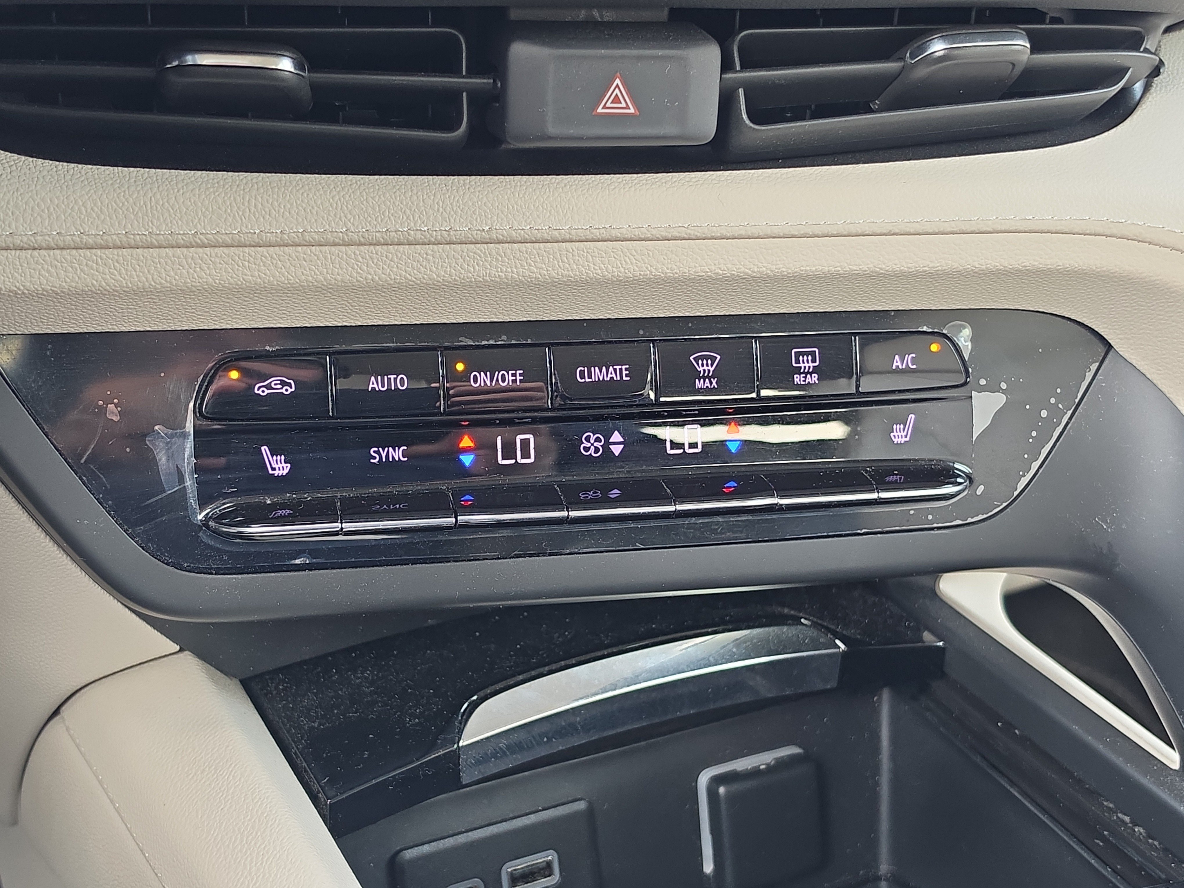 Used 2022 Buick Envision Essence w/ Safety Package FWD image 26