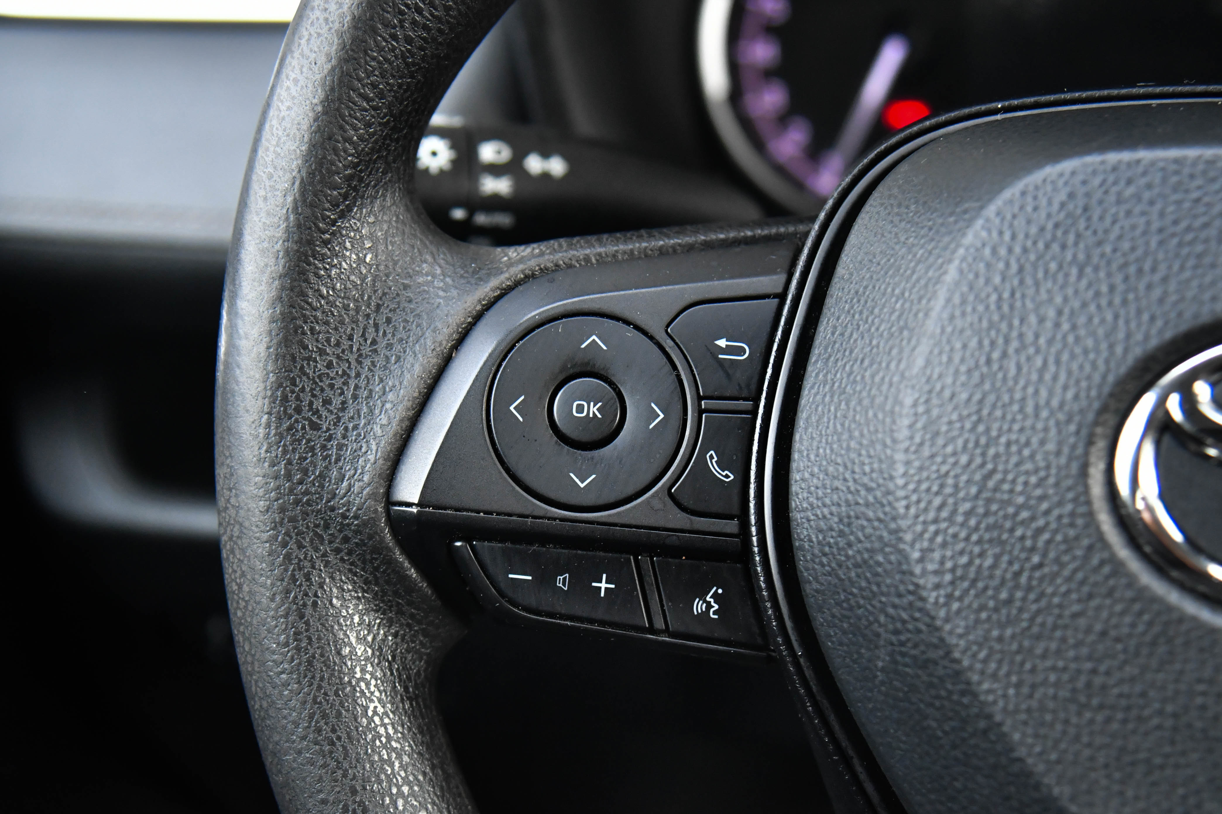 Used 2023 Toyota RAV4 XLE image 33