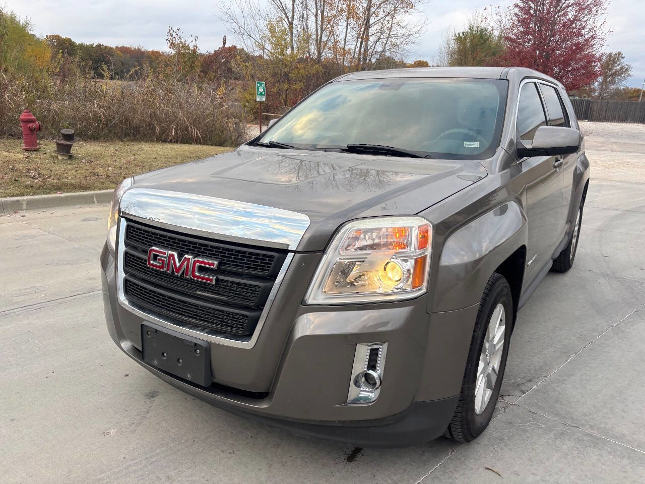 Used 2010 GMC Terrain SLE image 4
