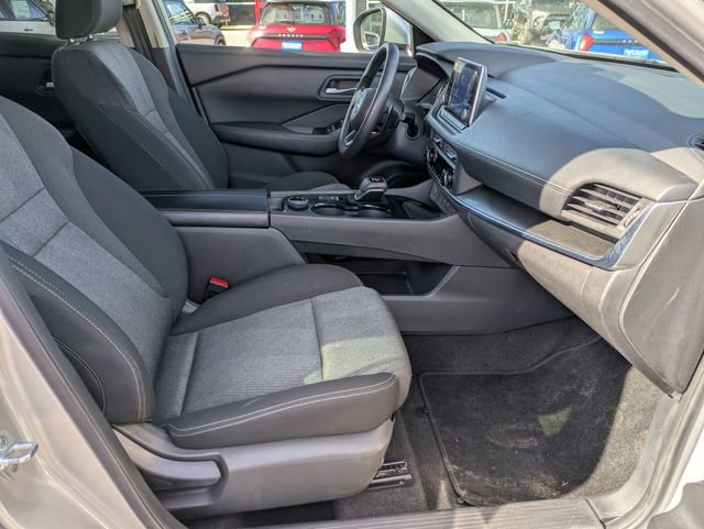 Used 2024 Nissan Rogue SV AWD/4WD image 31
