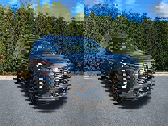 Used 2023 Hyundai Palisade Calligraphy image 3