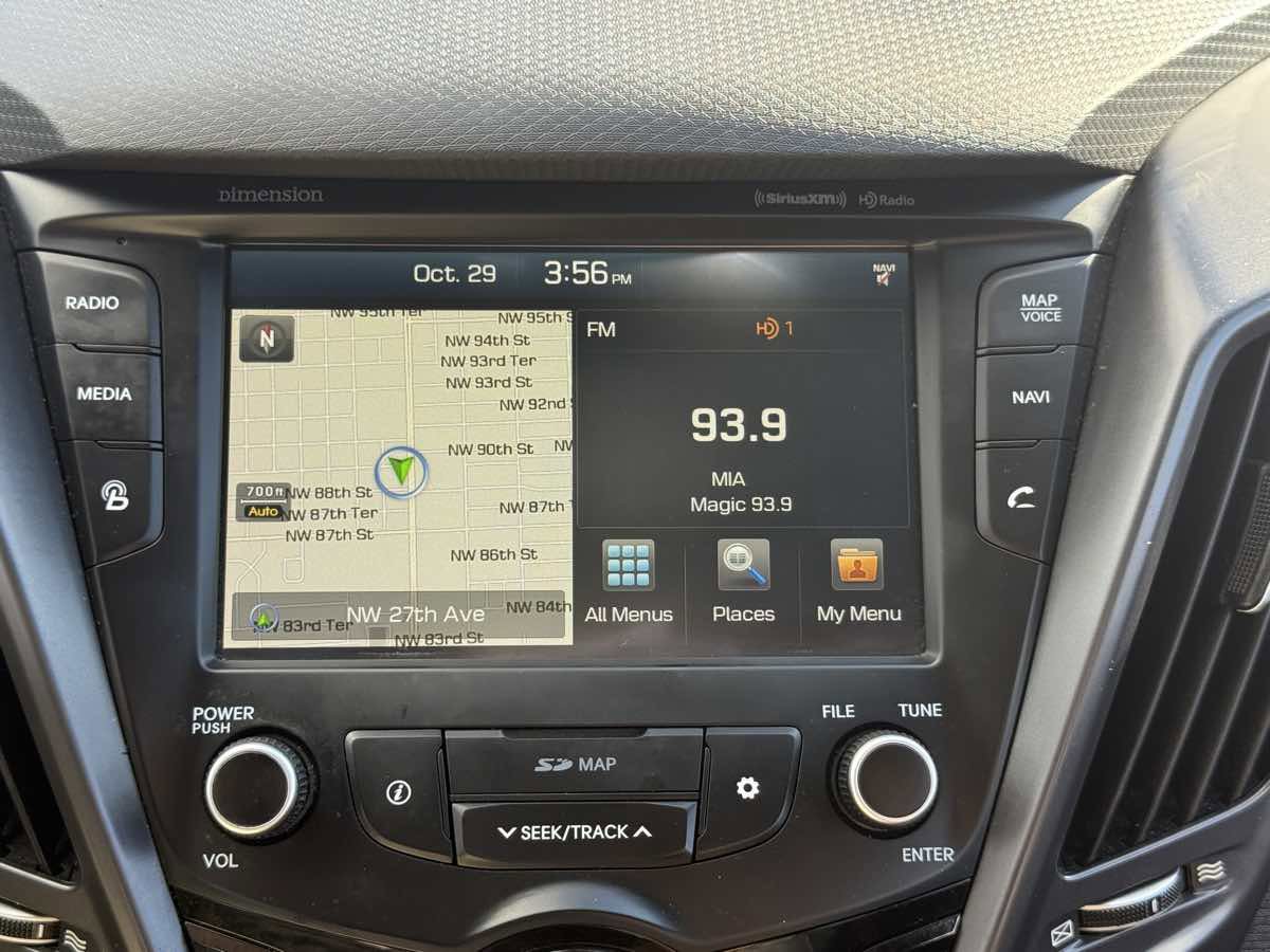 Used 2016 Hyundai Veloster Turbo w/ Option Group 04 FWD image 18