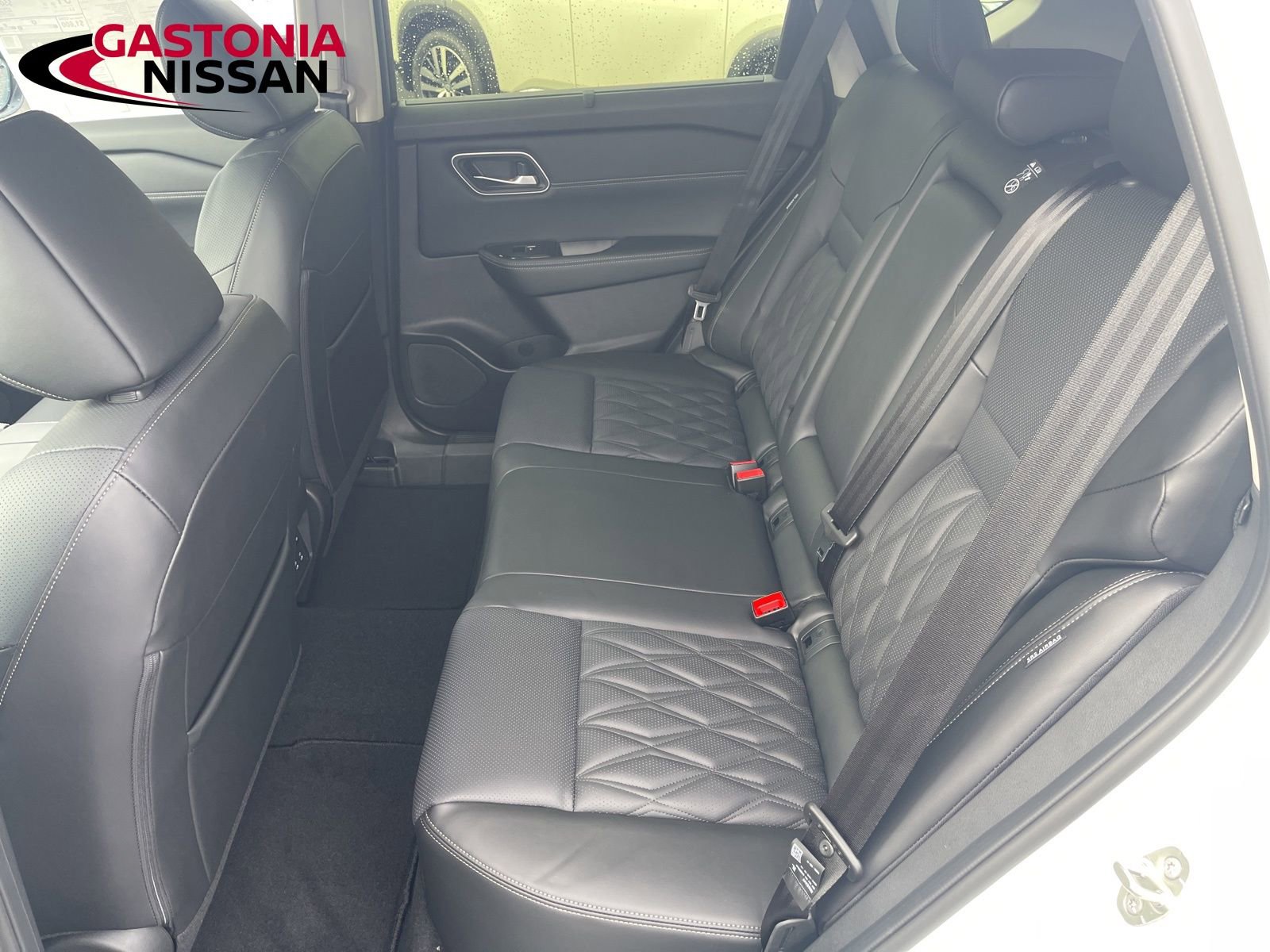 Used 2026 Nissan Rogue Platinum w/ Platinum Premium Package image 17