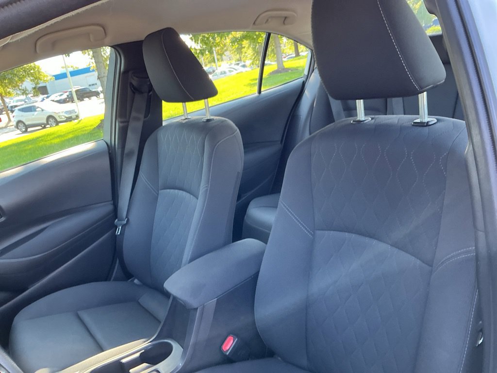Used 2025 Toyota Corolla LE FWD image 20