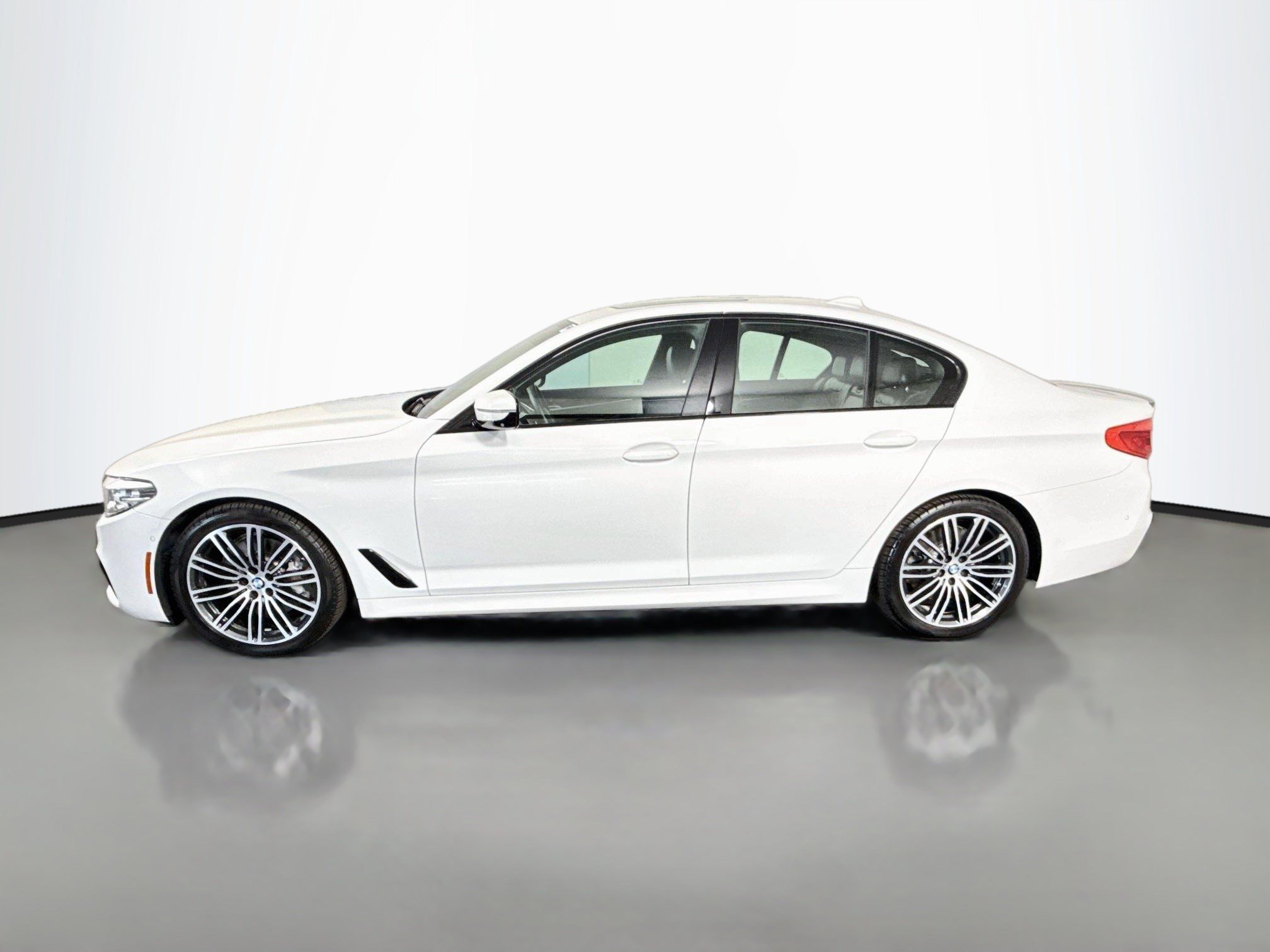 Used 2019 BMW 540i w/ M Sport Package RWD image 6