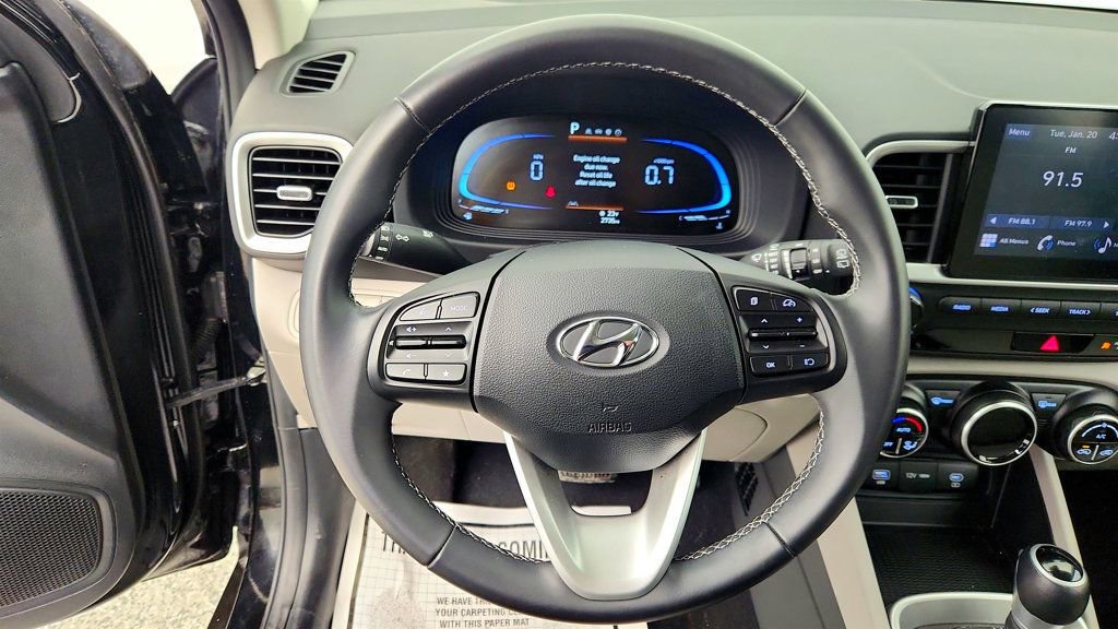 Used 2024 Hyundai Venue SEL image 14