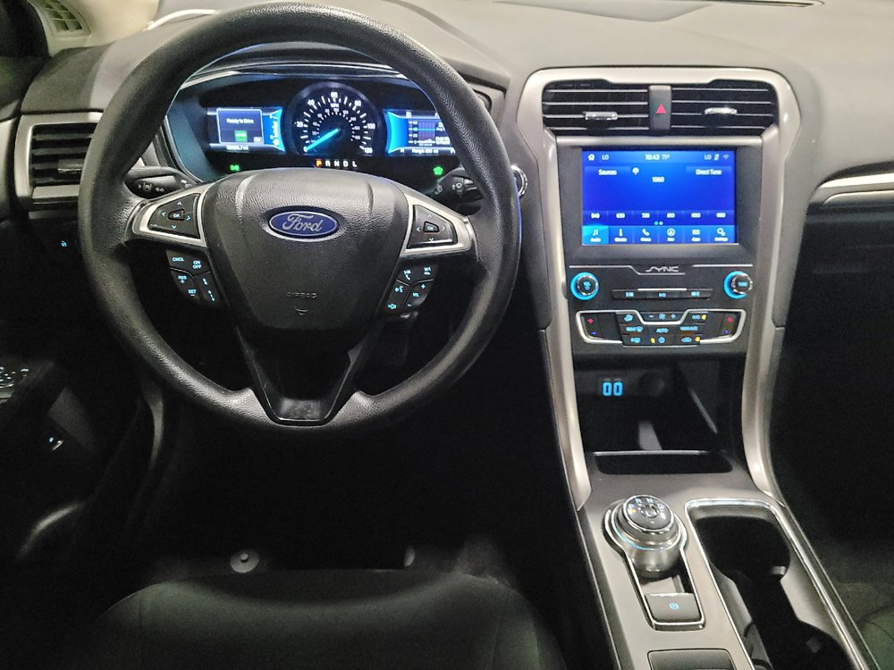 Used 2020 Ford Fusion SE FWD image 22