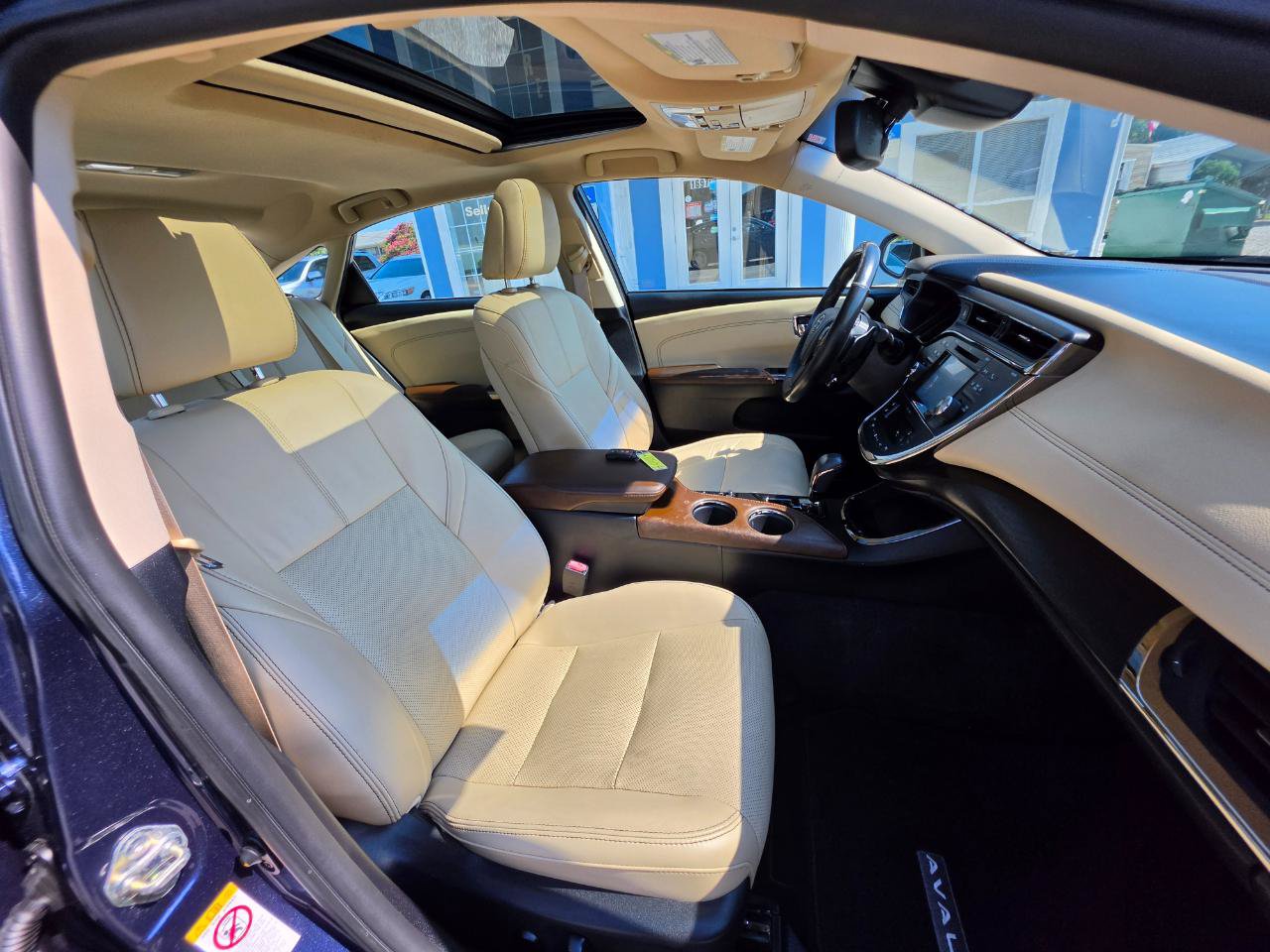 Used 2017 Toyota Avalon Limited FWD image 25