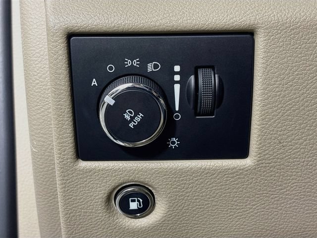 Used 2015 Jeep Grand Cherokee Overland AWD/4WD image 10