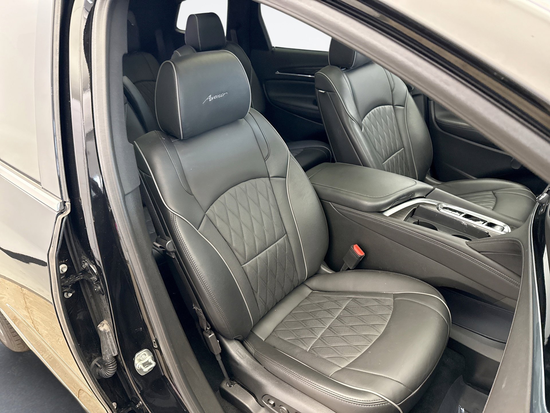 Used 2024 Buick Enclave Avenir w/ Trailering Package, 5000 lbs. image 19