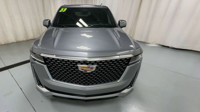 Used 2023 Cadillac Escalade Premium Luxury image 3