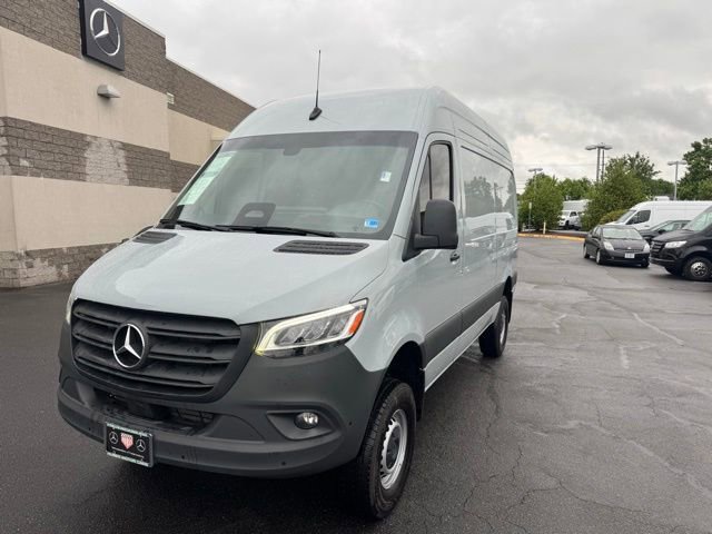 Used 2025 Mercedes-Benz Sprinter 2500 image 16