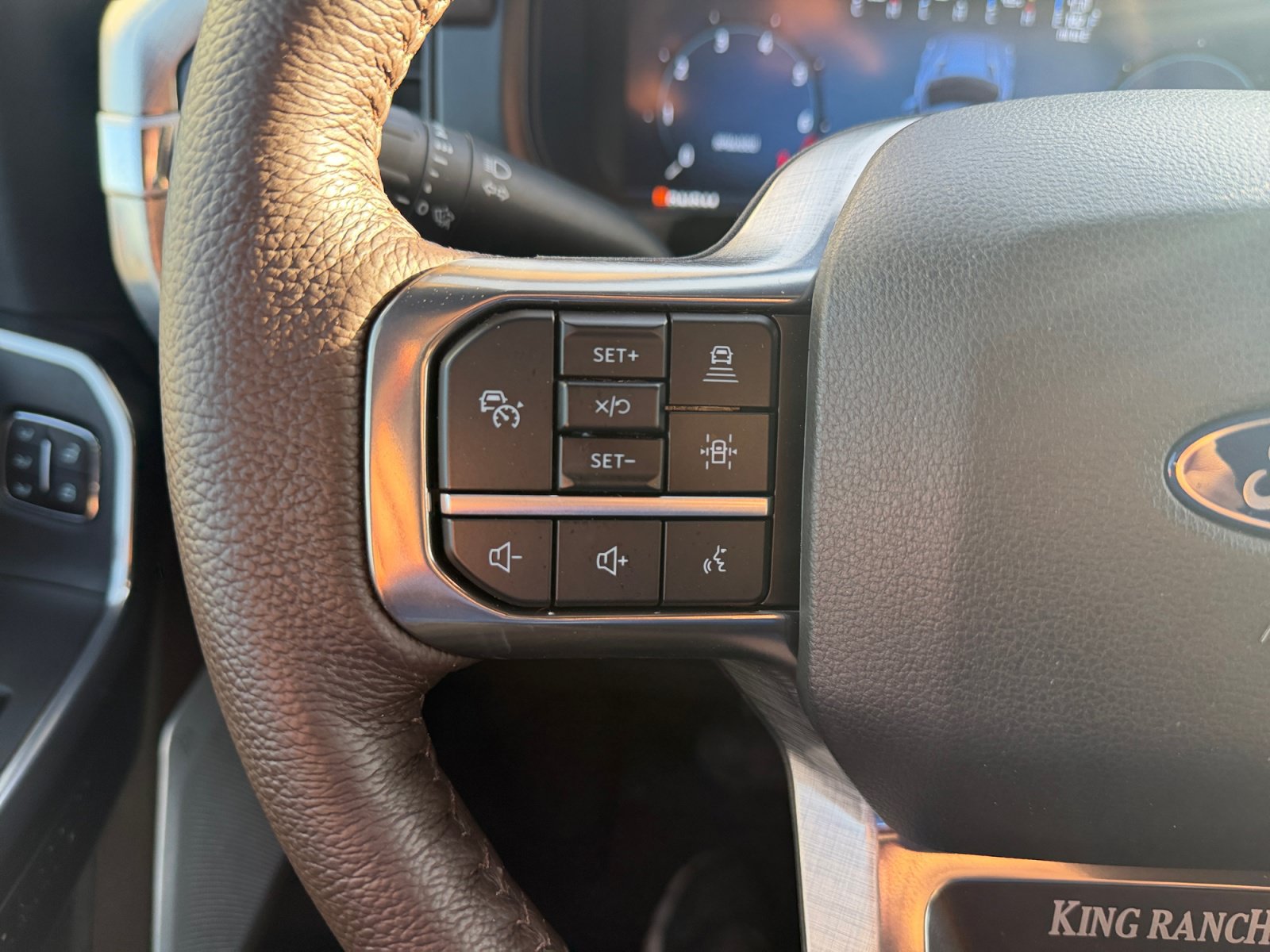 Used 2025 Ford F150 King Ranch w/ FX4 Off-Road Package AWD/4WD image 18