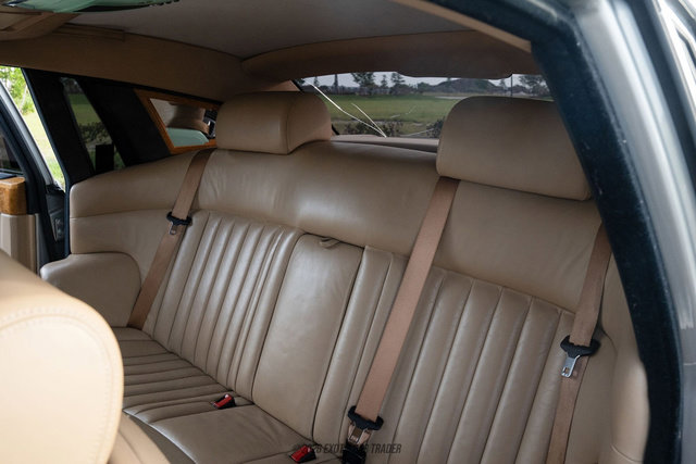 Used 2005 Rolls-Royce Phantom Sedan RWD image 47