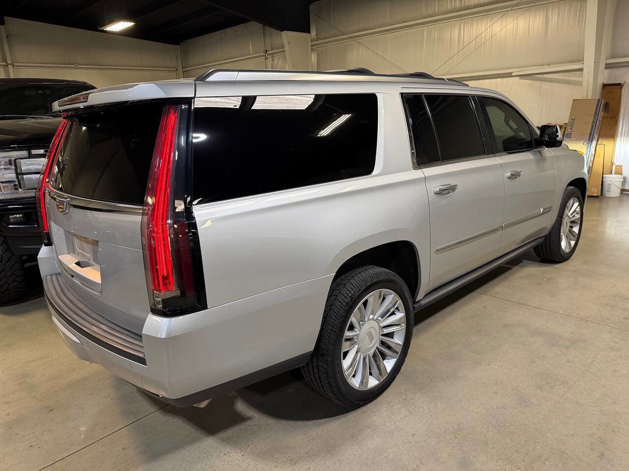 Used 2016 Cadillac Escalade ESV Platinum AWD/4WD image 6