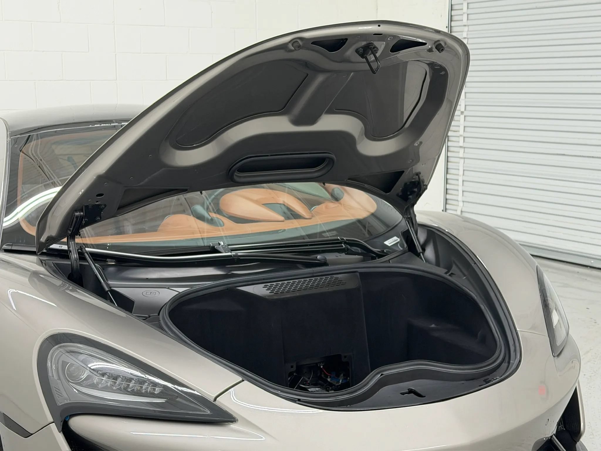 Used 2017 McLaren 570S RWD image 84