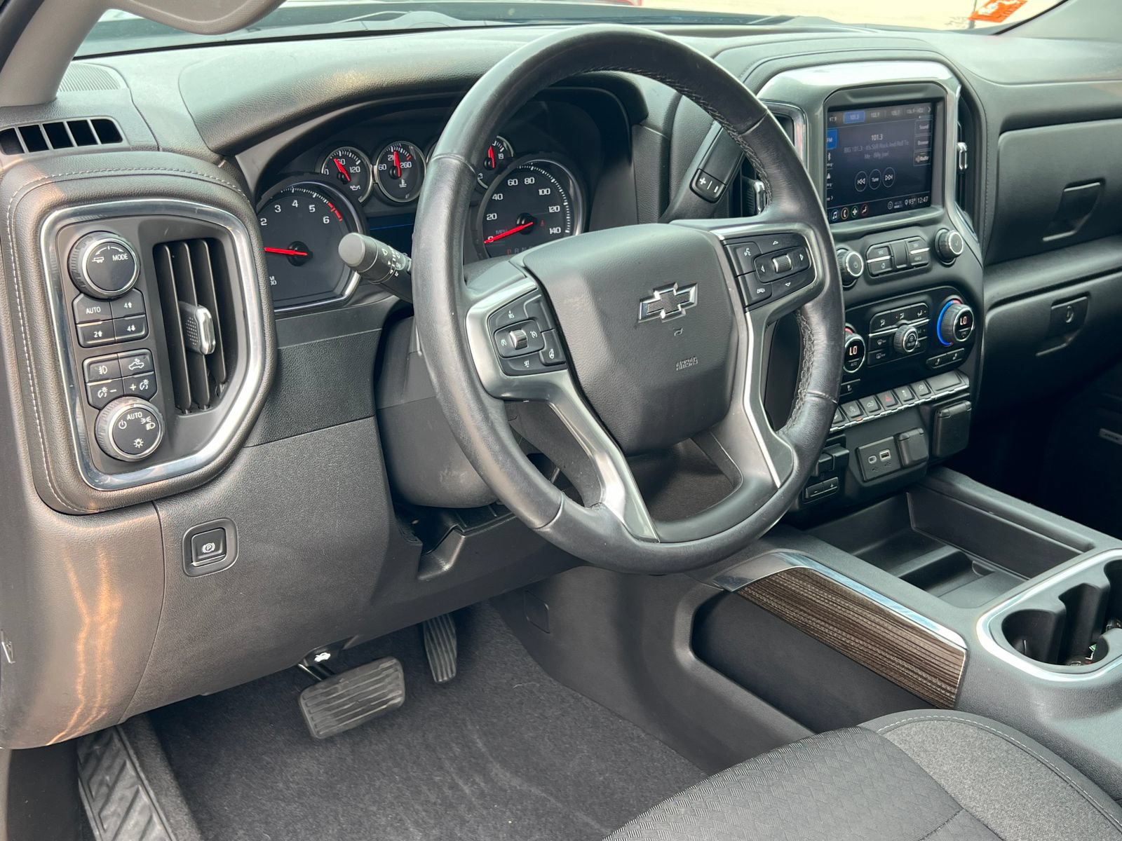 Certified 2020 Chevrolet Silverado 1500 RST w/ All-Star Edition AWD/4WD image 21