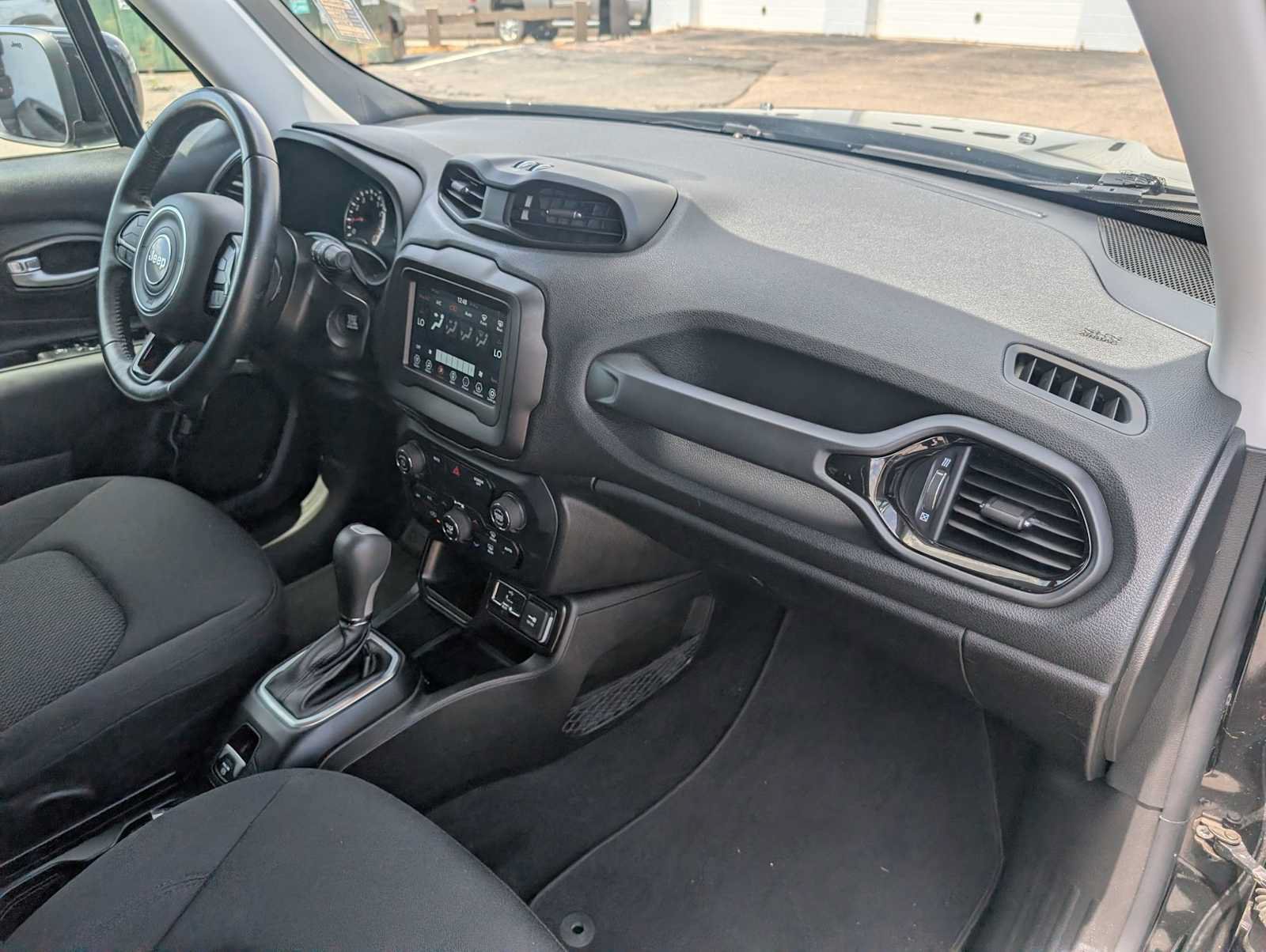 Certified 2020 Jeep Renegade Altitude FWD image 31