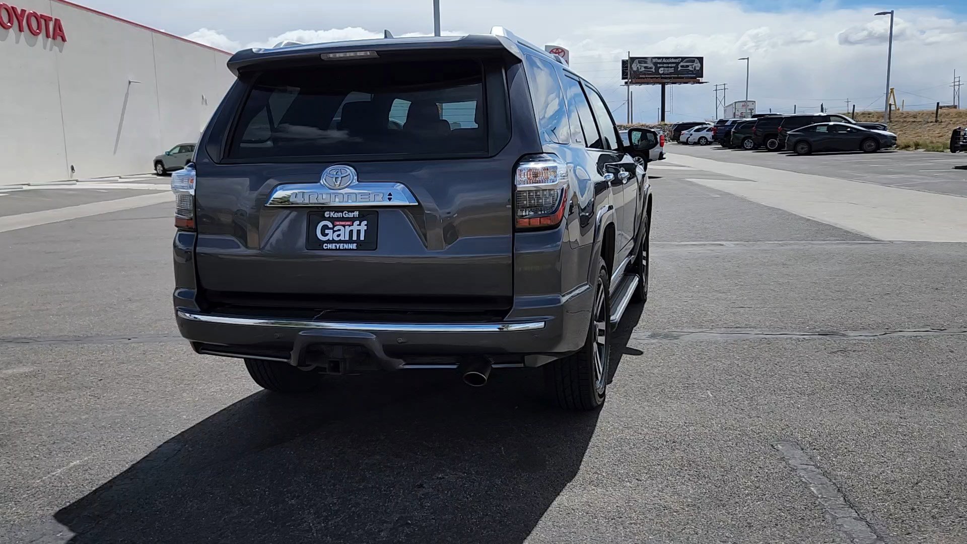 Used 2016 Toyota 4Runner Limited AWD/4WD image 3