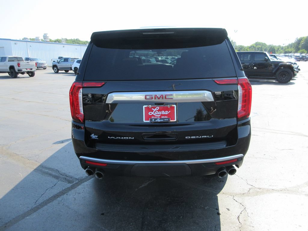 Certified 2022 GMC Yukon Denali w/ Denali Premium Package AWD/4WD image 7