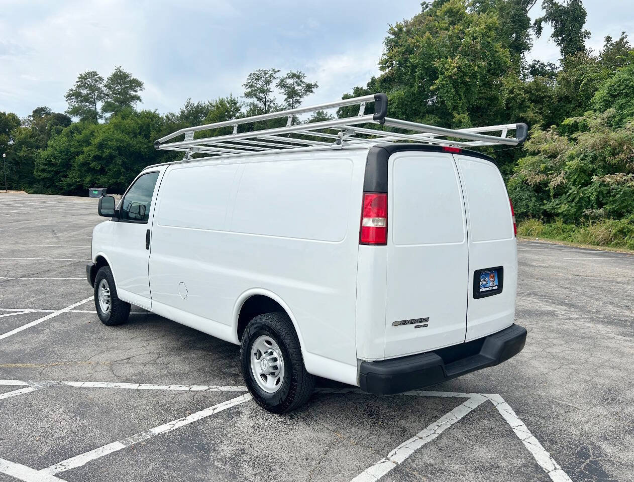 Used 2015 Chevrolet Express 3500 RWD image 7