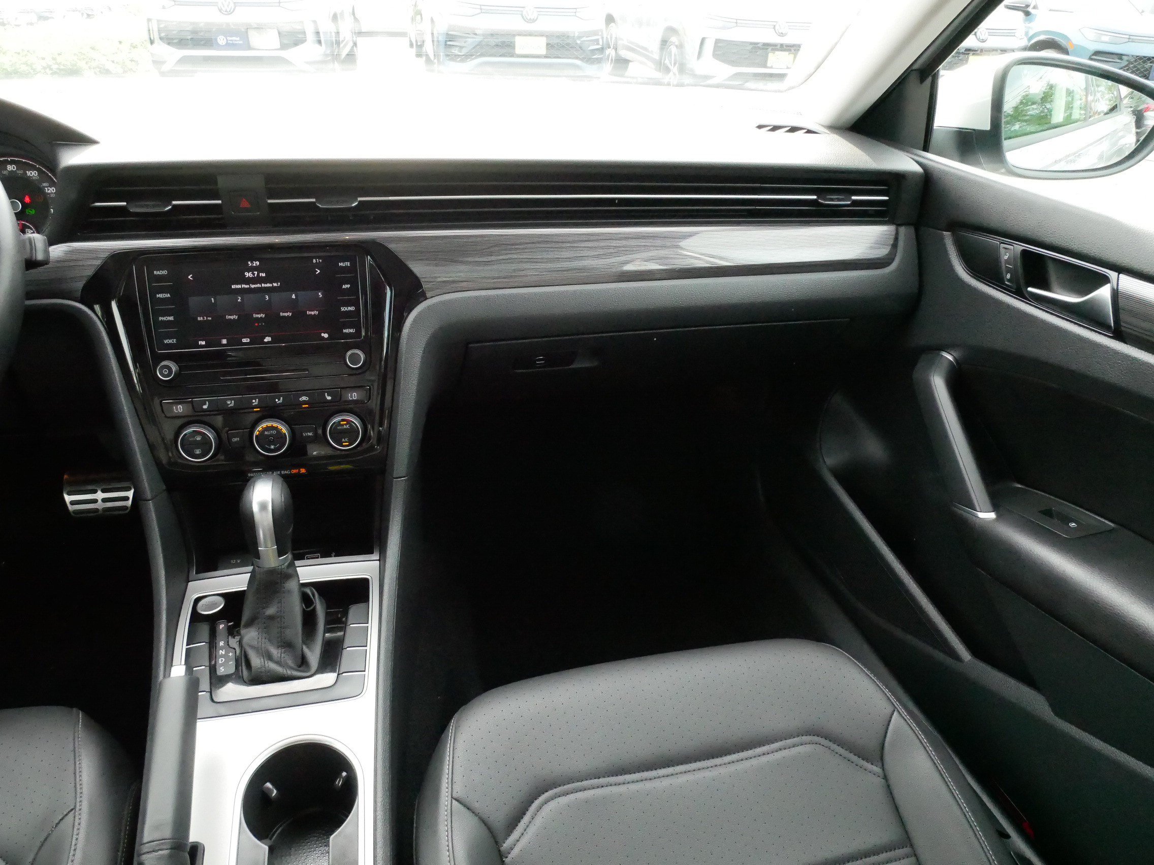 Certified 2020 Volkswagen Passat 2.0T R-Line FWD image 11