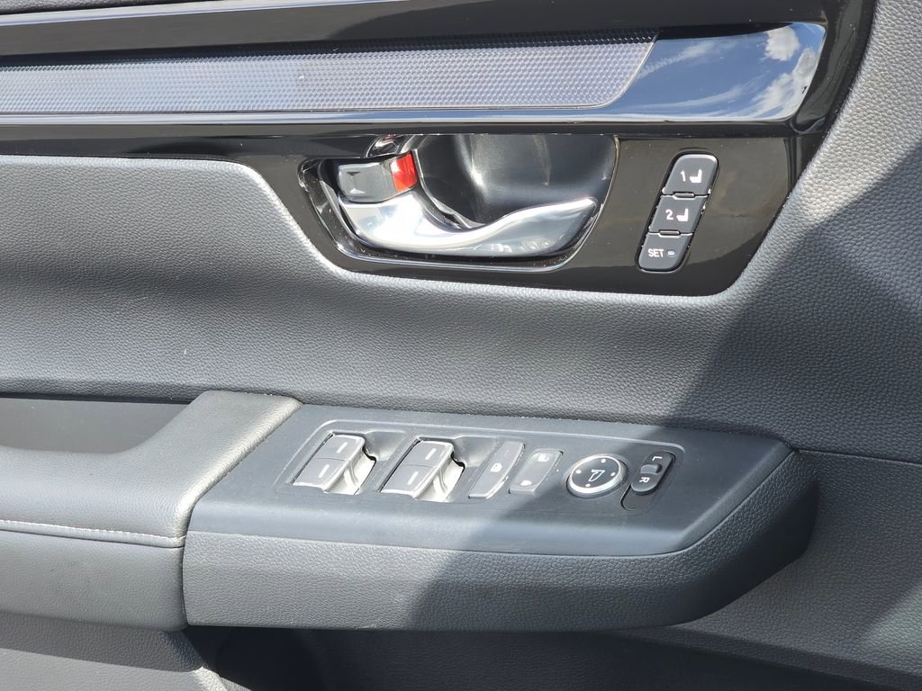 Used 2025 Honda CR-V EX-L image 18