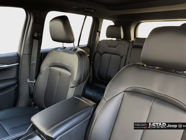 New 2026 Jeep Grand Cherokee Limited RWD image 15
