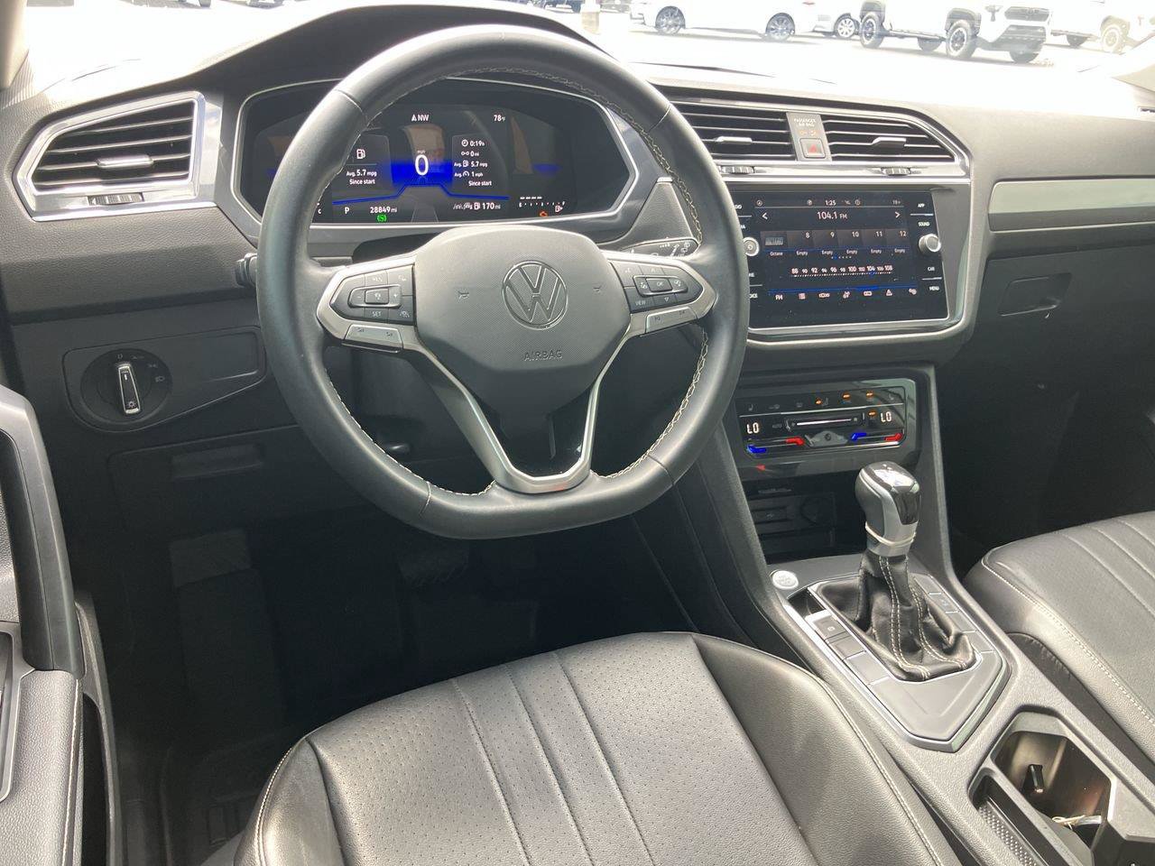 Used 2024 Volkswagen Tiguan SE FWD image 14