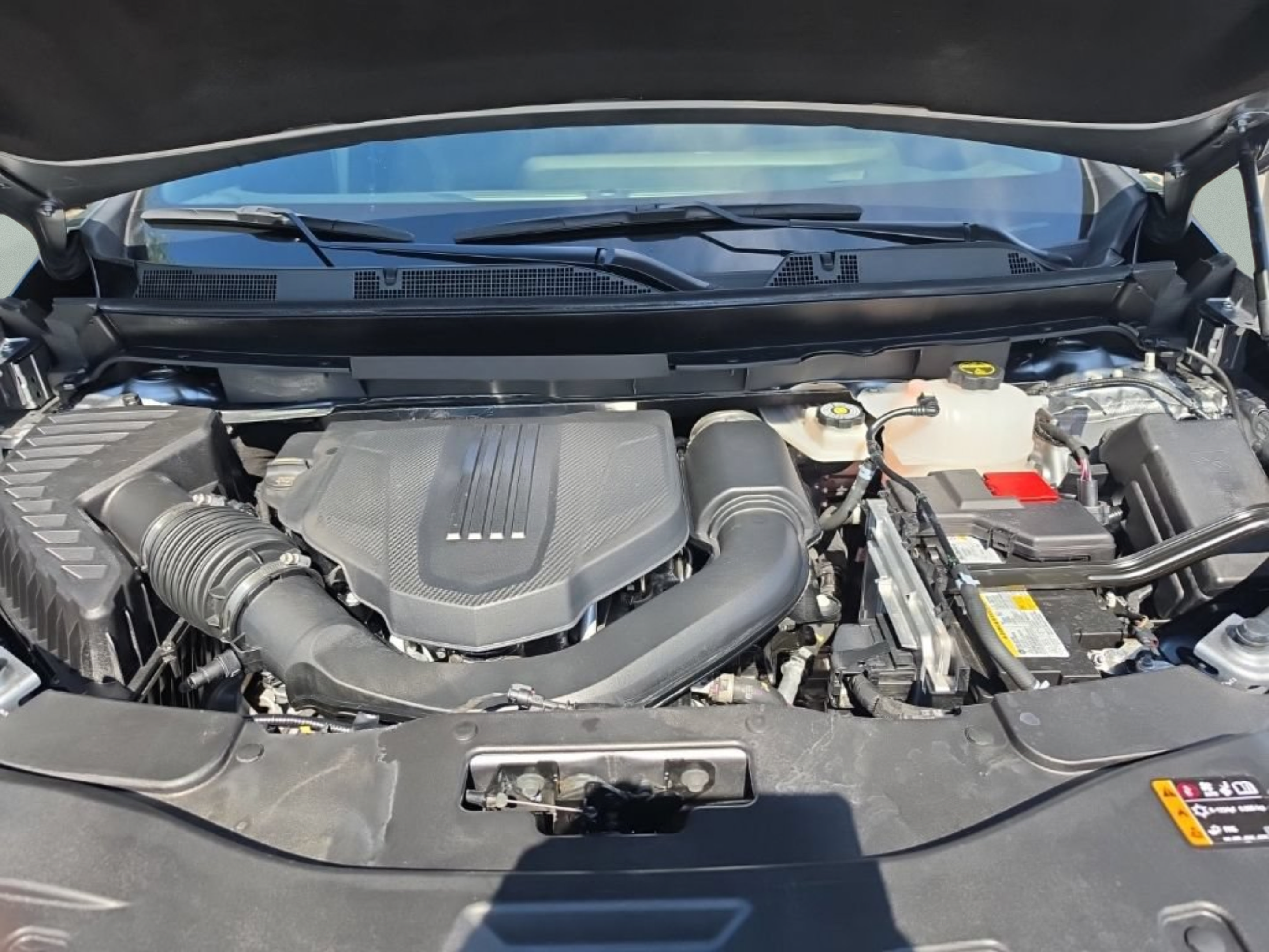 Used 2025 Chevrolet Traverse LT w/ LPO, Floor Liner Package FWD image 10