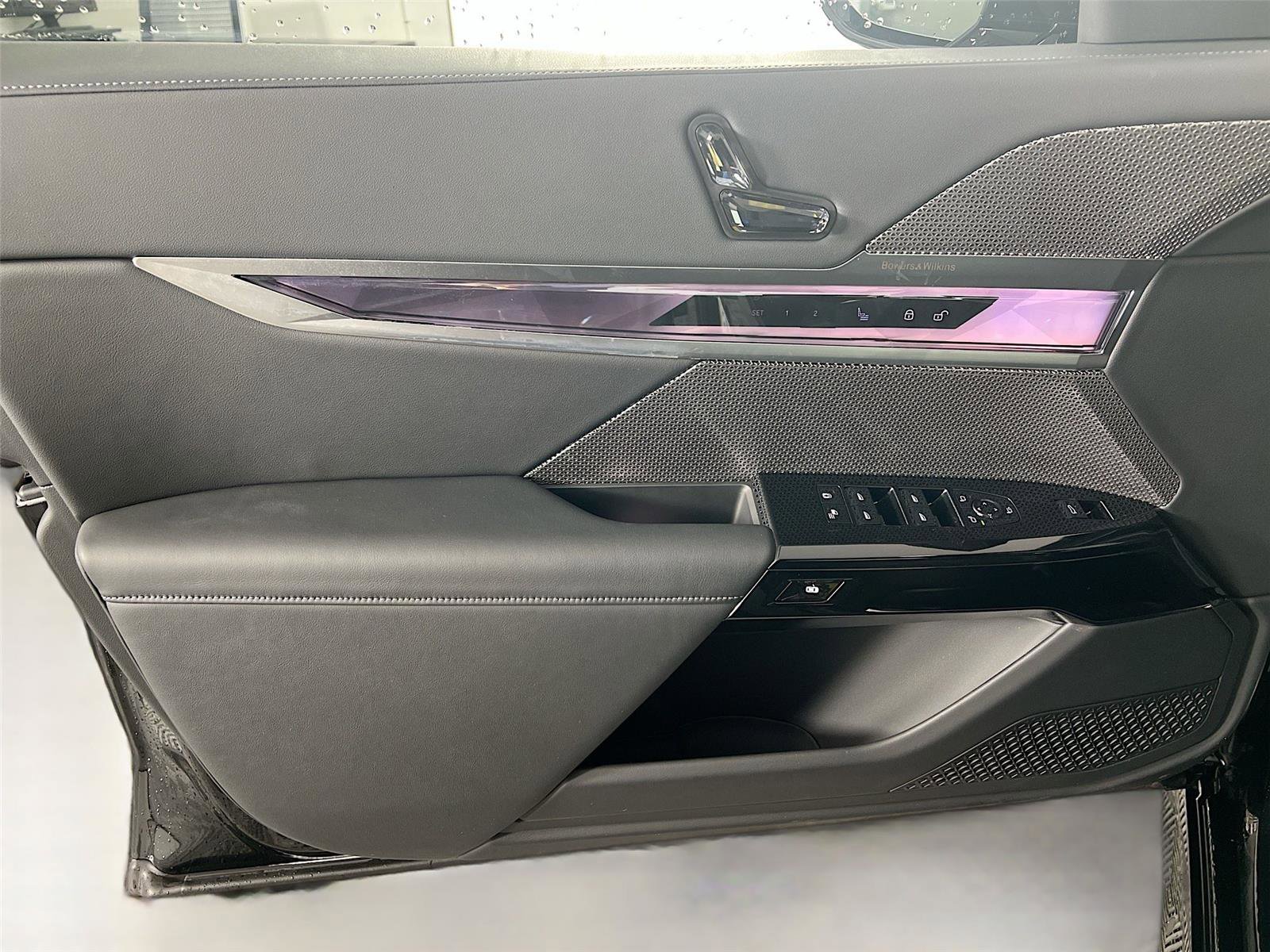 Certified 2024 BMW 760i xDrive w/ Executive Package image 18
