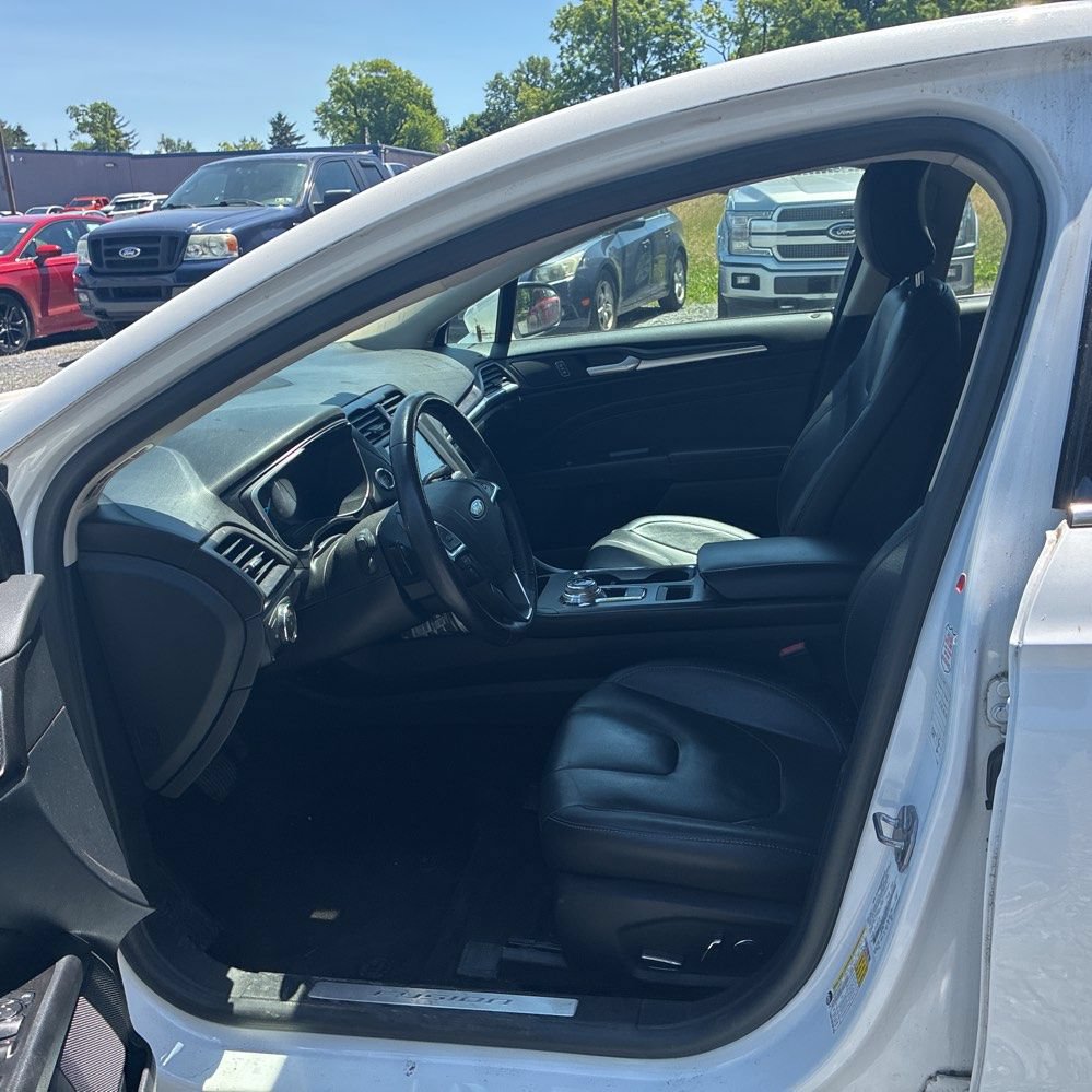 Used 2019 Ford Fusion Titanium AWD/4WD image 2