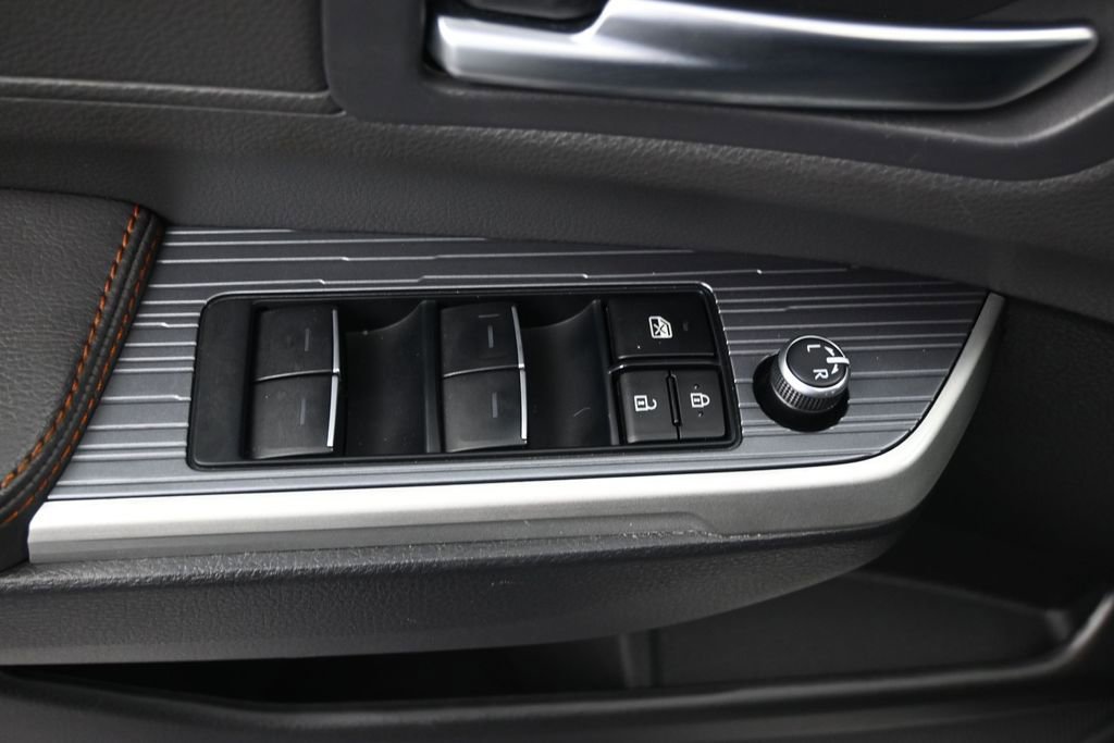 Used 2024 Toyota Sienna XSE w/ XSE Plus Package FWD image 15