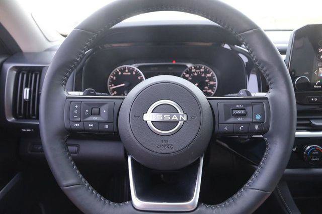 Used 2025 Nissan Pathfinder SL w/ SL Premium Package image 13