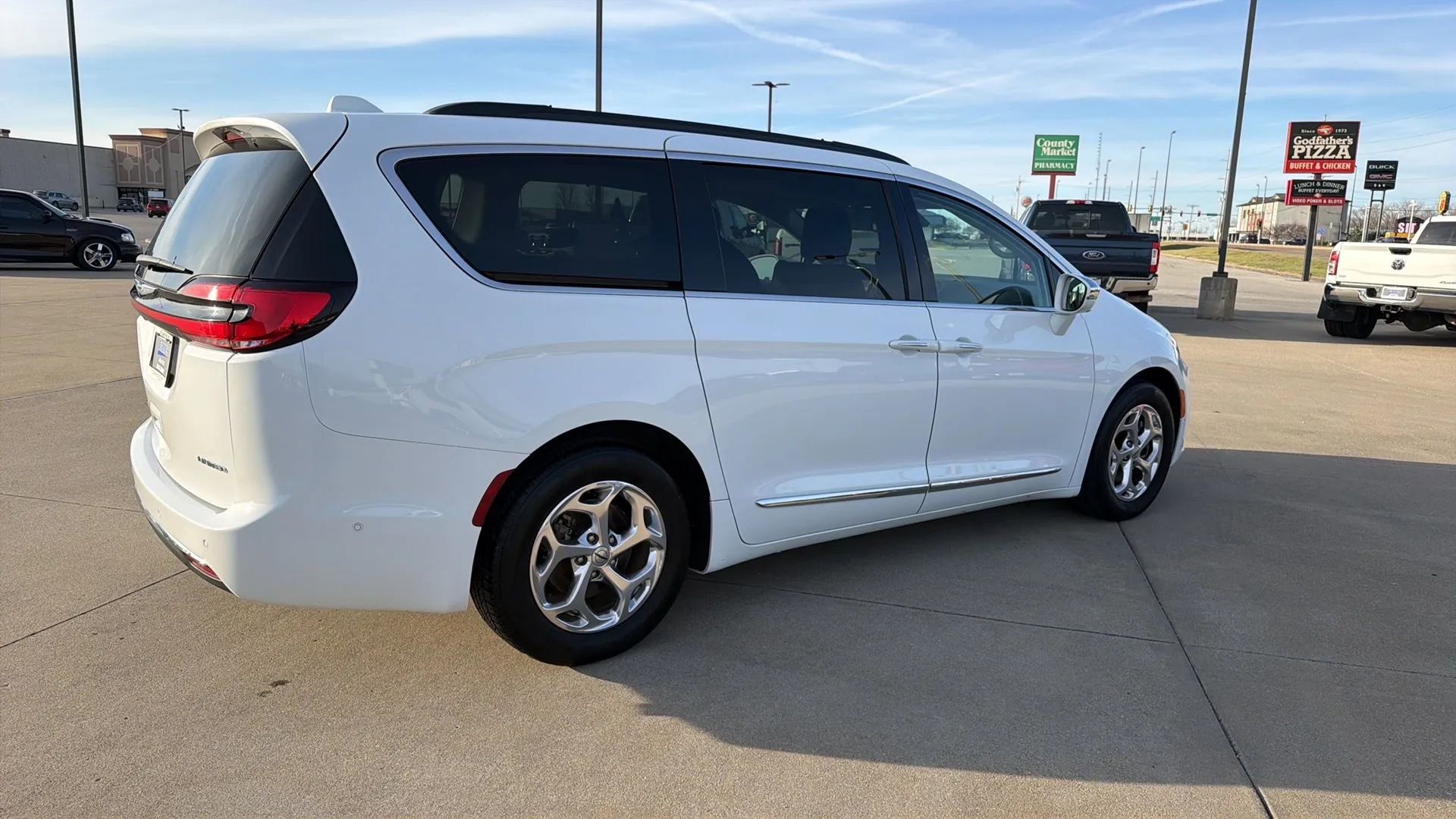 Used 2022 Chrysler Pacifica Limited image 20
