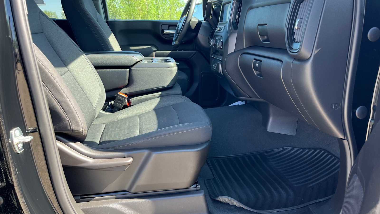 Used 2023 Chevrolet Silverado 1500 Custom AWD/4WD image 11