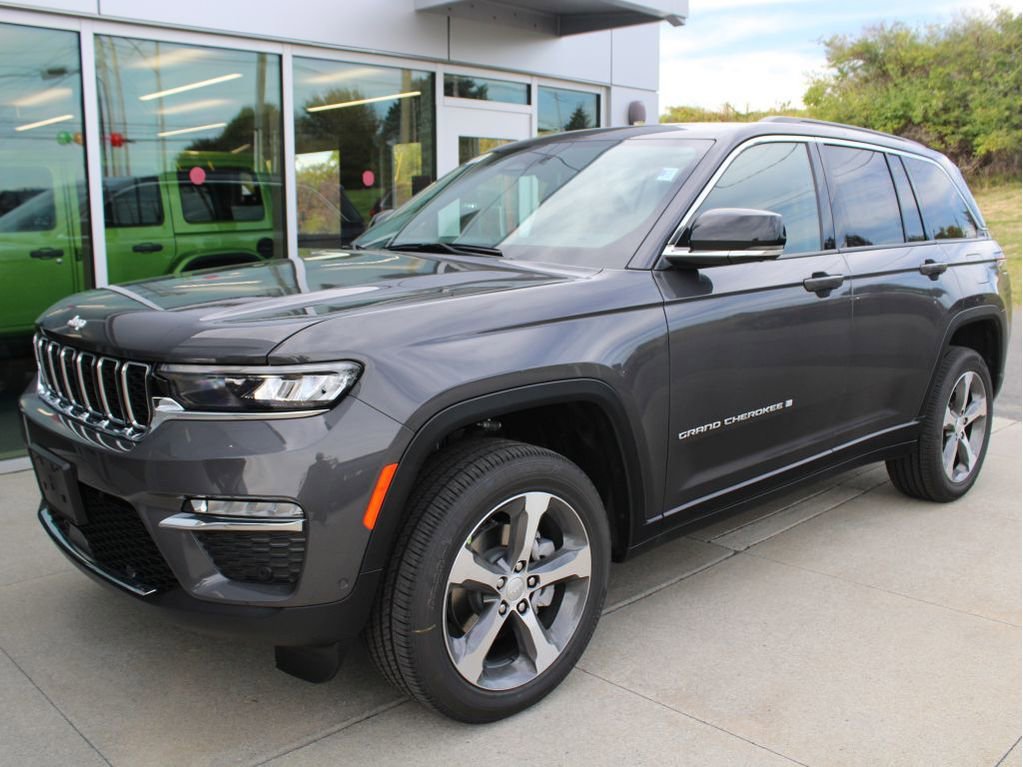 New 2025 Jeep Grand Cherokee Limited w/ Luxury Tech Group II image 5